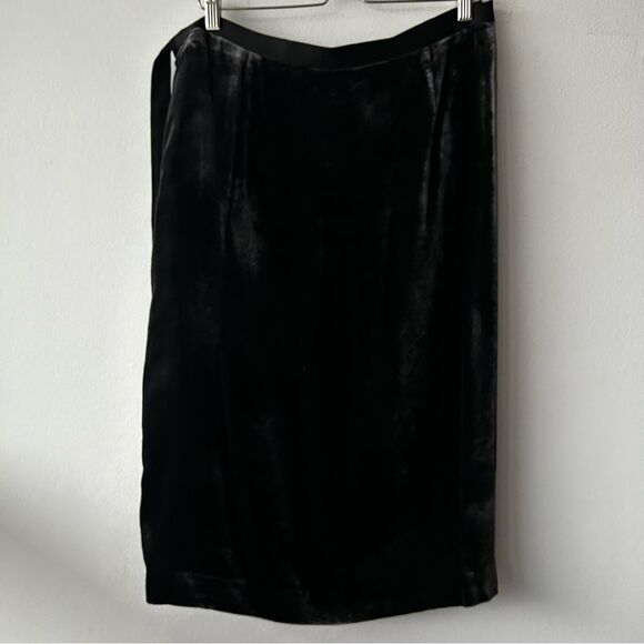 Banana republic Elegant Black Velvet Skirt - Picture 5 of 13